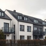 Użytkowanie zbiorników na ścieki w budynku mieszkalnym – kompleksowy poradnik dotyczący racjonalnego korzystania systemem odprowadzania ścieków w dłuższym okresie